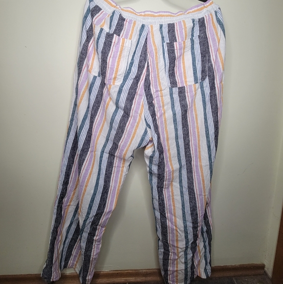 Wide Legged Linen Blend Pants - Picture 2 of 3